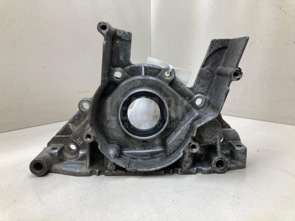 Крышка двигателя передняя