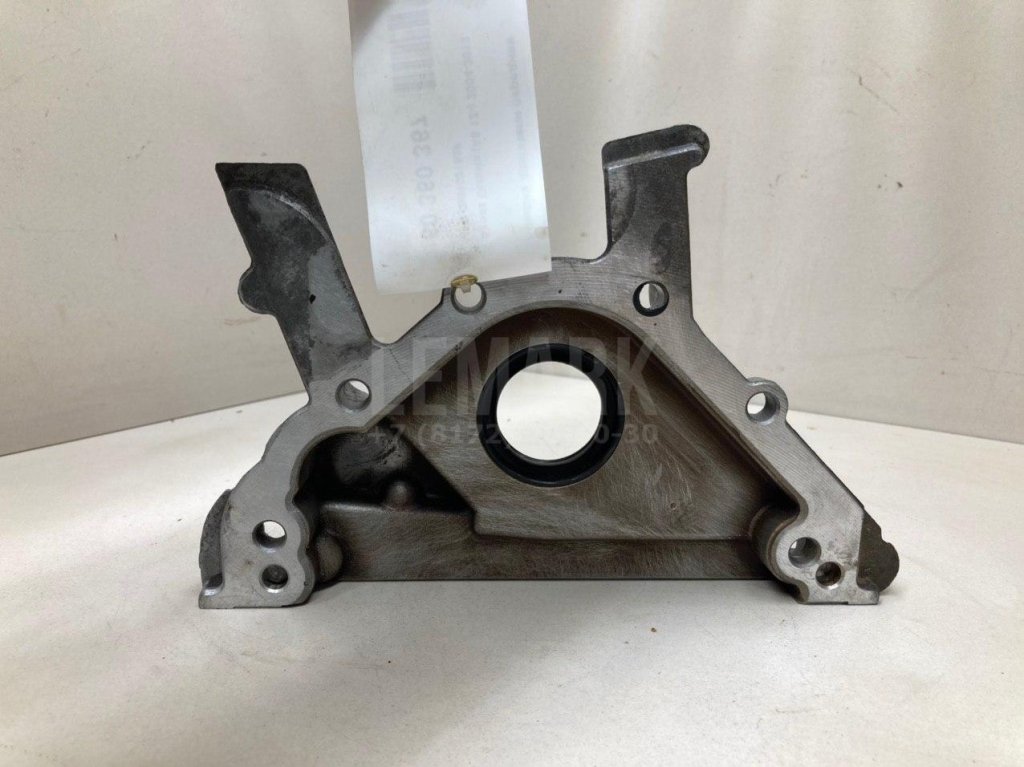 Крышка двигателя передняя