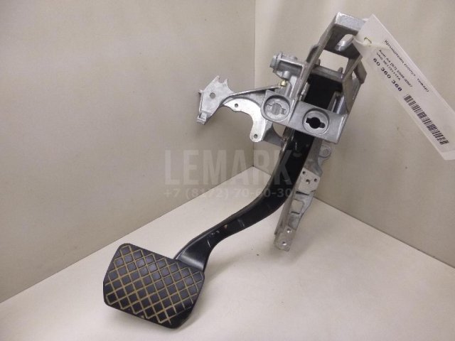 Педаль тормоза