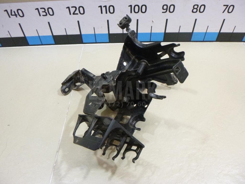 Кронштейн блока ABS (насос) для  Audi A4 [B8] 2007-2015