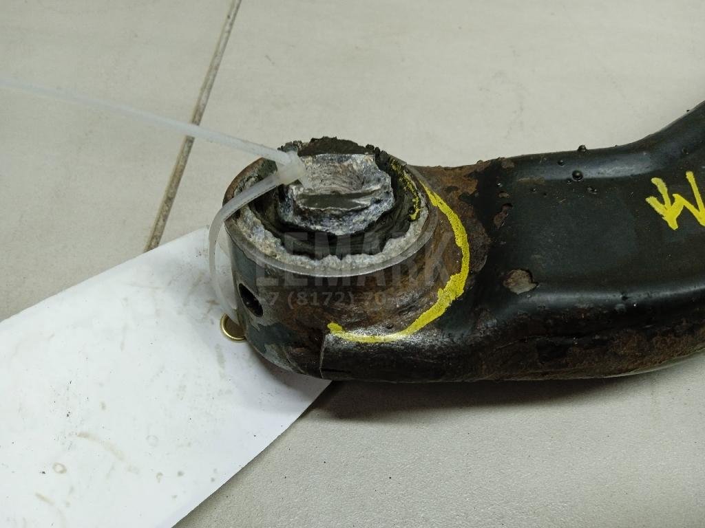 Рычаг задний верхний правый