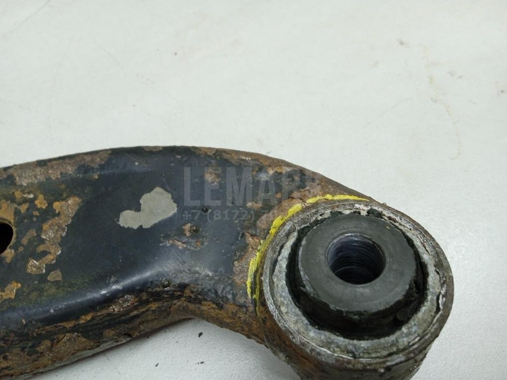 Рычаг задний верхний правый