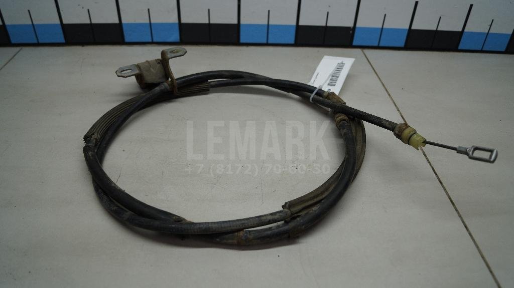Трос стояночного тормоза правый