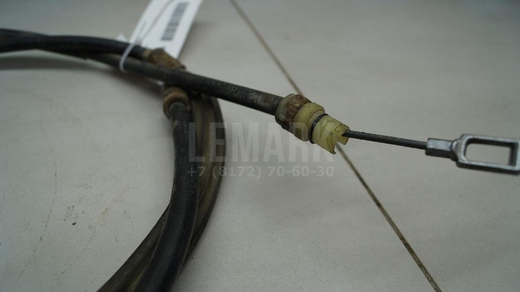 Трос стояночного тормоза правый