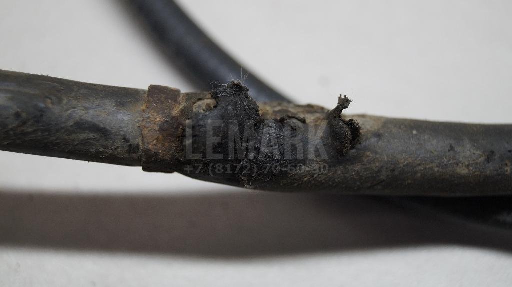 Трос стояночного тормоза правый