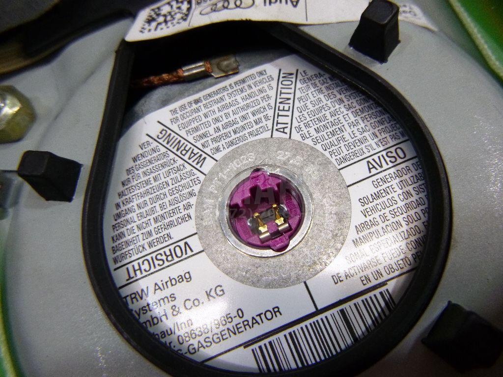 Подушка безопасности в рулевое колесо