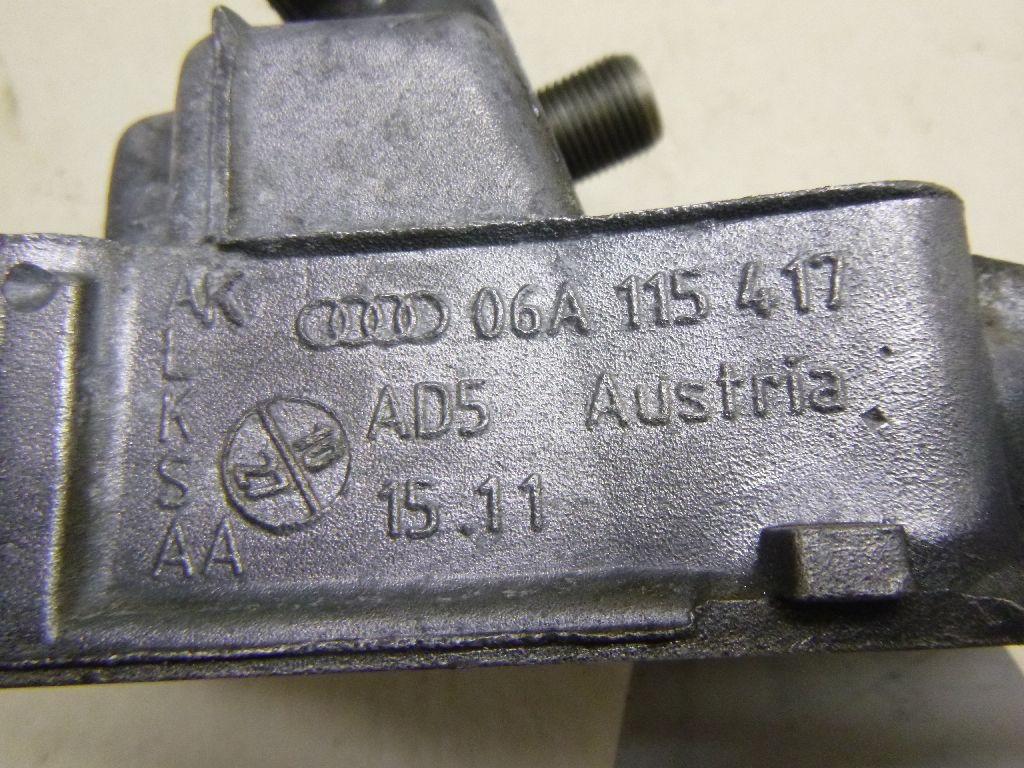 Кронштейн масляного фильтра