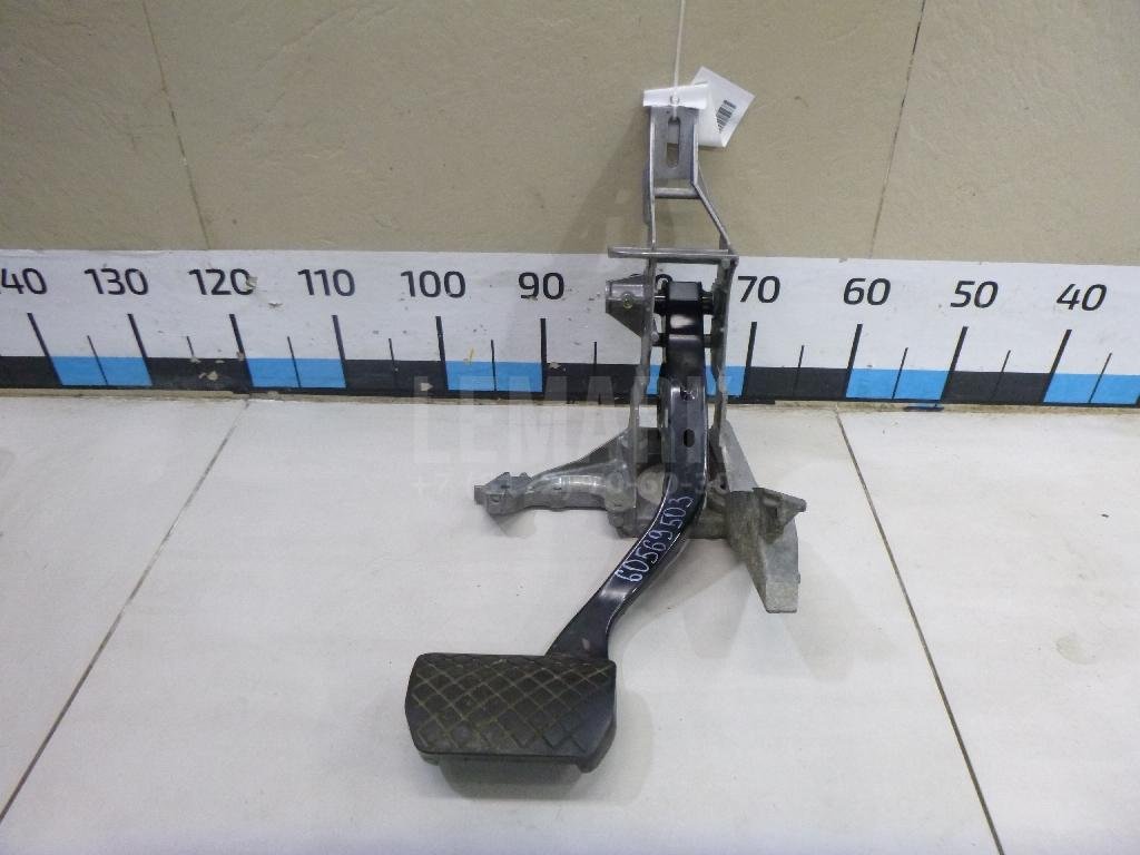 Педаль тормоза