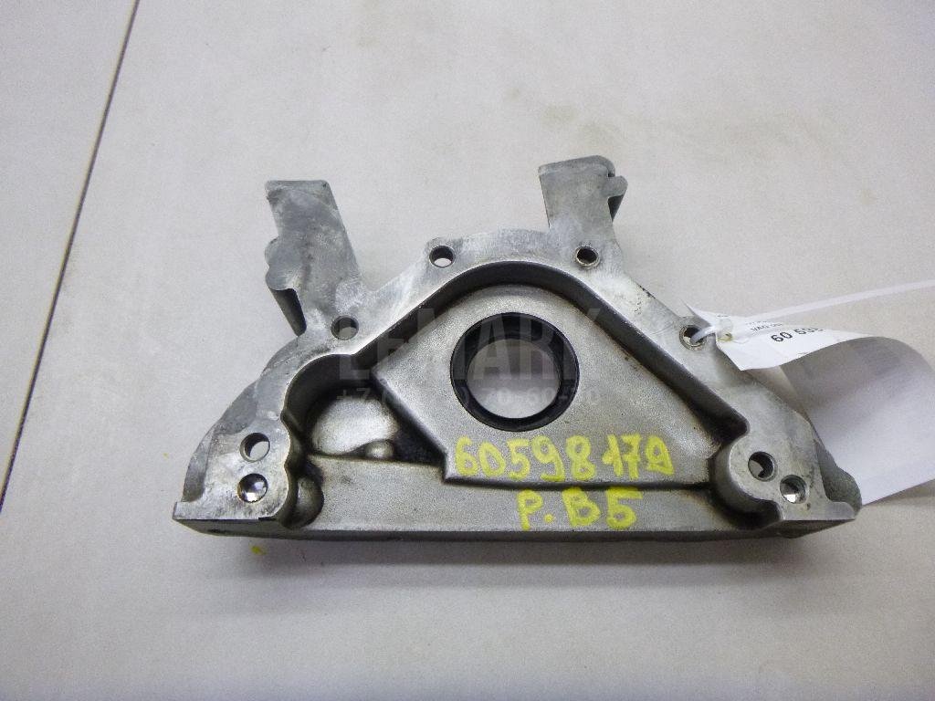 Крышка двигателя передняя