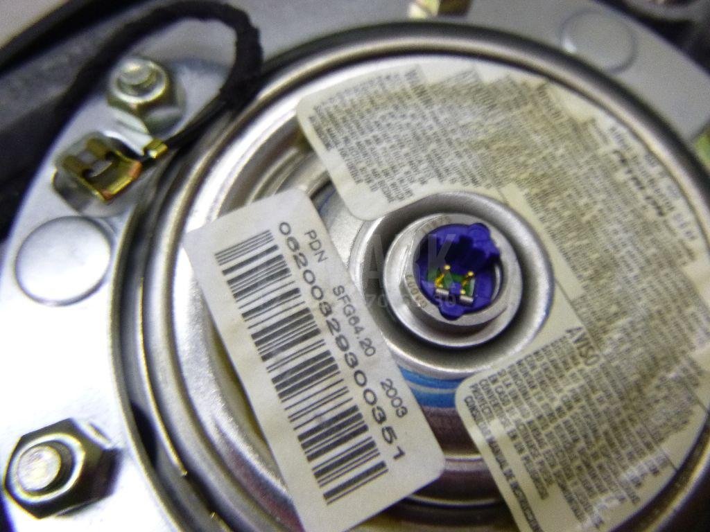 Подушка безопасности в рулевое колесо