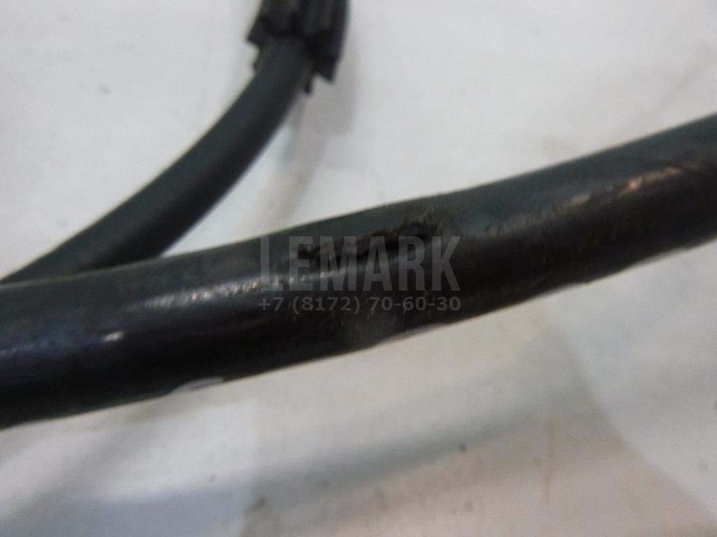 Трос стояночного тормоза правый