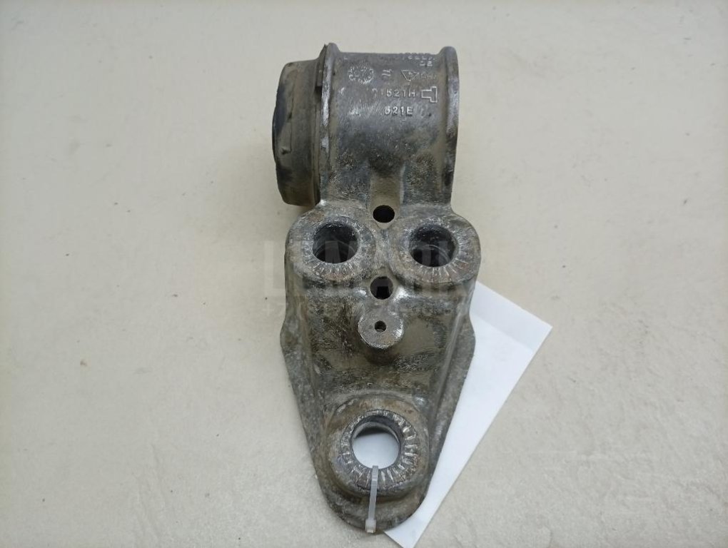 Сайлентблок задней балки правый