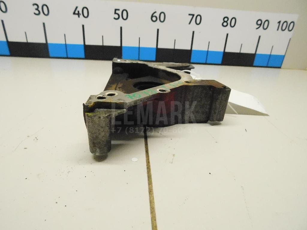 Крышка двигателя передняя