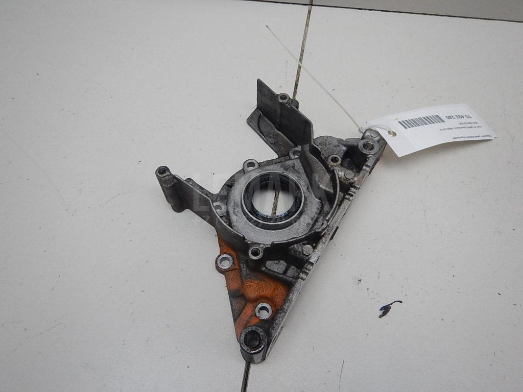 Крышка двигателя передняя