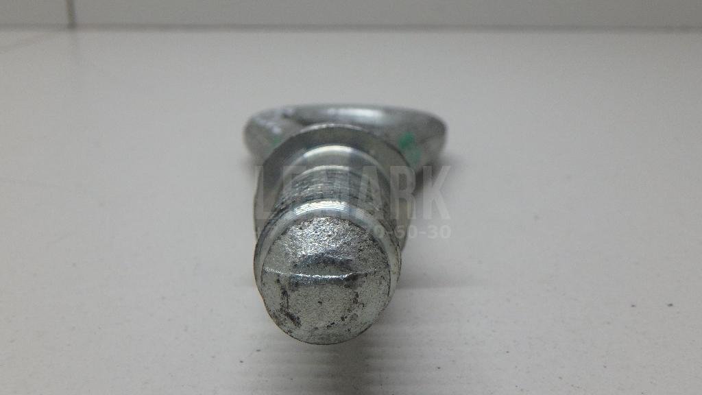 Крюк буксировочный