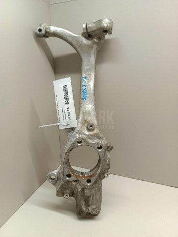 Кулак поворотный передний правый