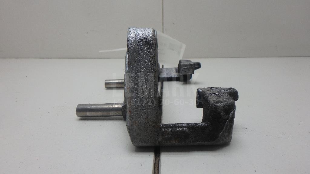 Скоба суппорта переднего