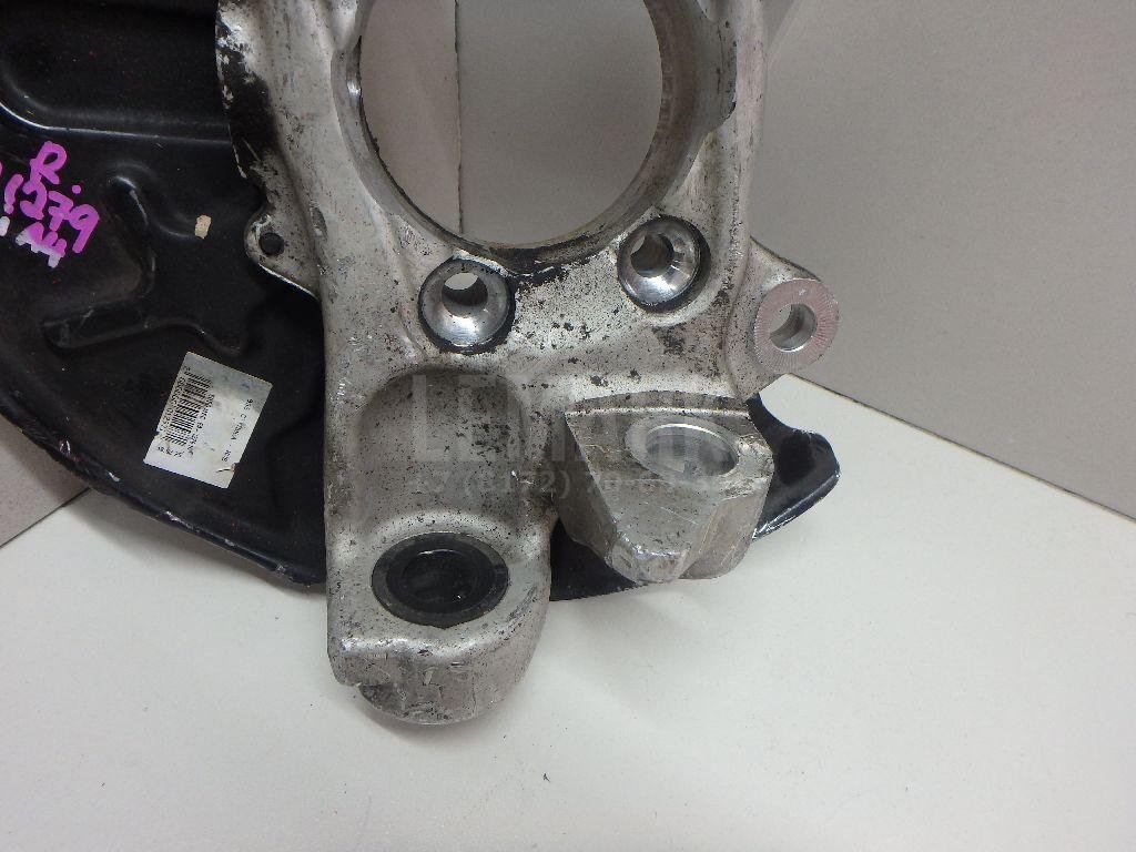 Кулак поворотный передний правый