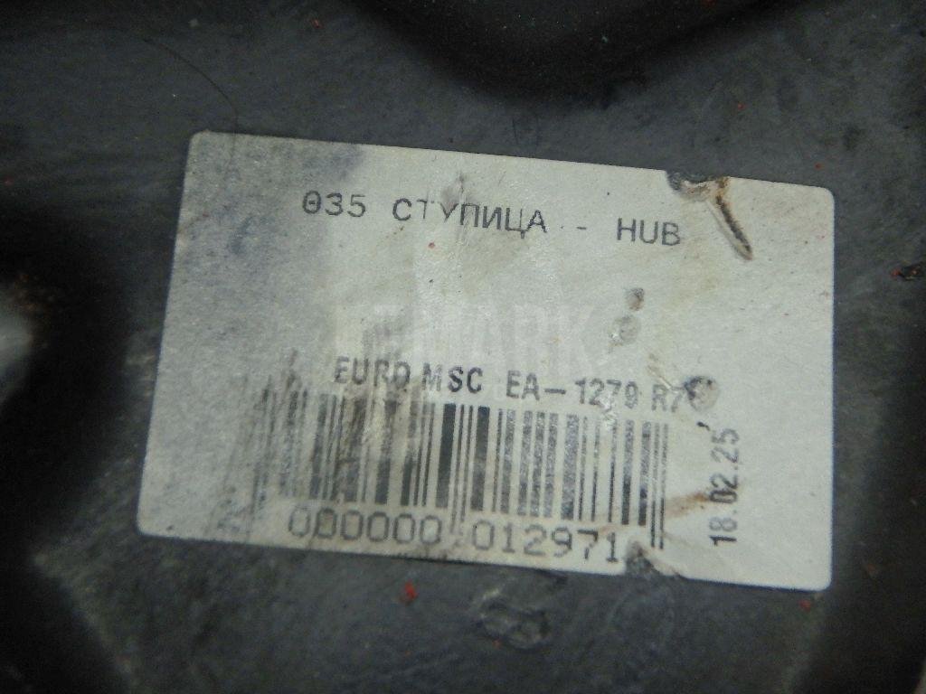 Кулак поворотный передний правый