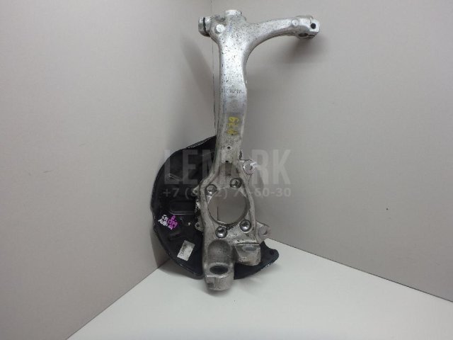 Кулак поворотный передний правый