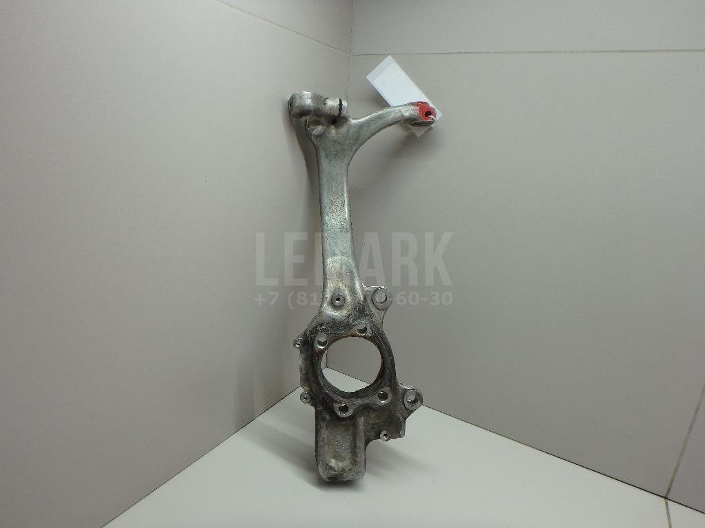Кулак поворотный передний левый