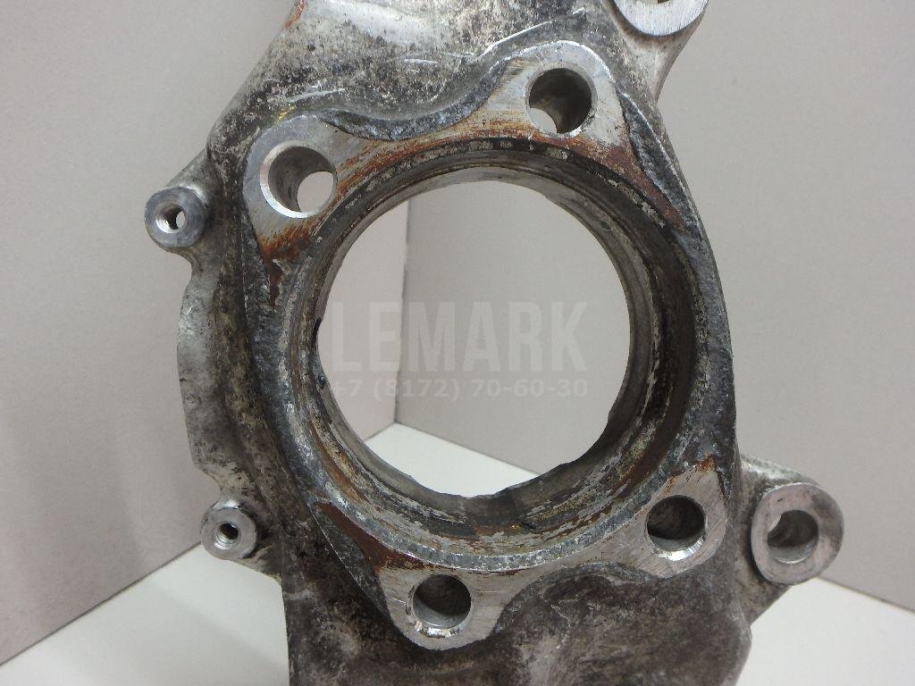 Кулак поворотный передний левый