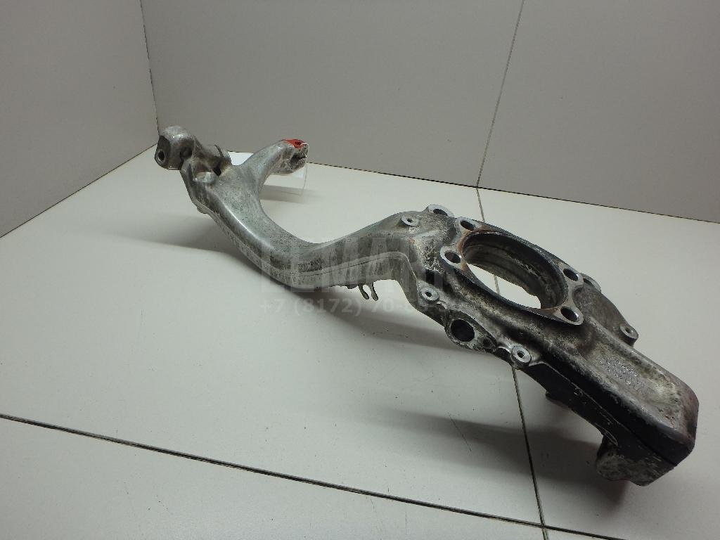 Кулак поворотный передний левый