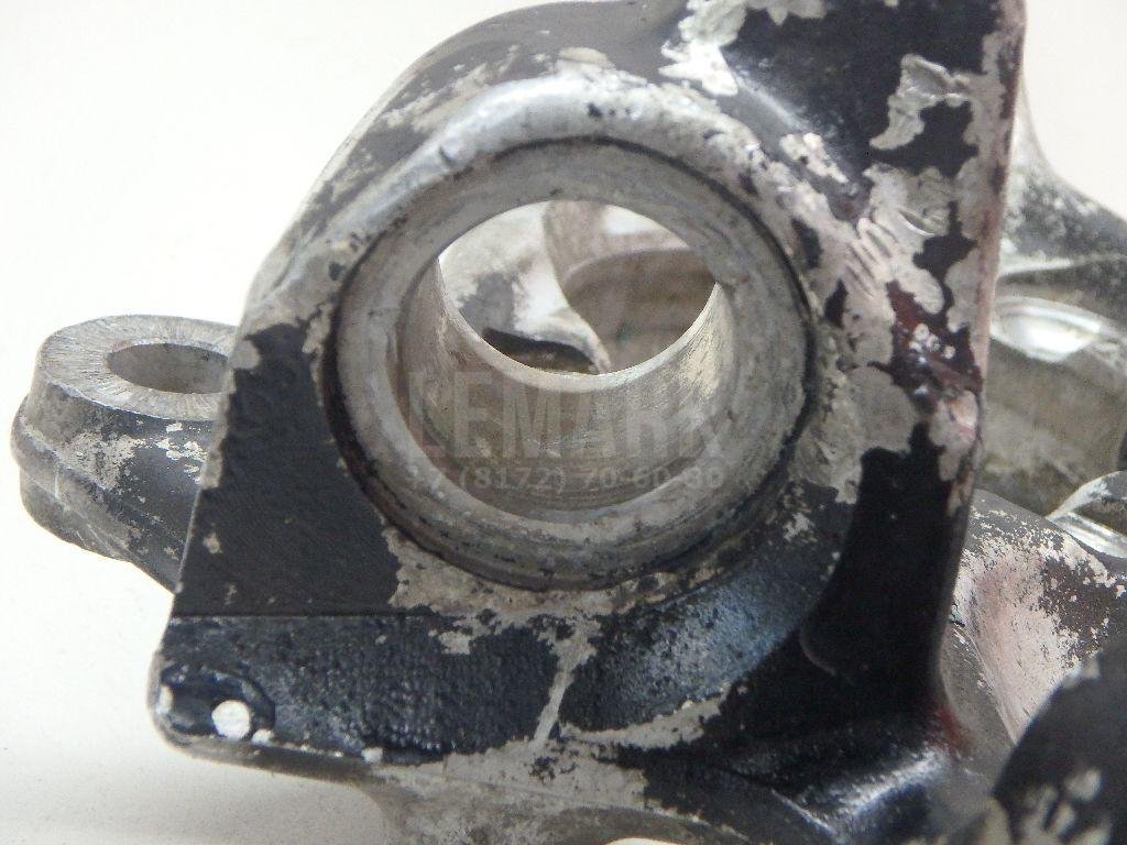 Кулак поворотный передний левый