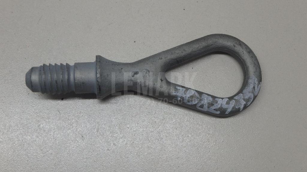 Крюк буксировочный