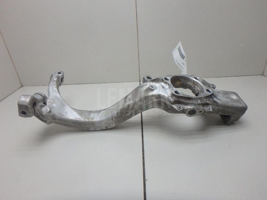 Кулак поворотный передний левый