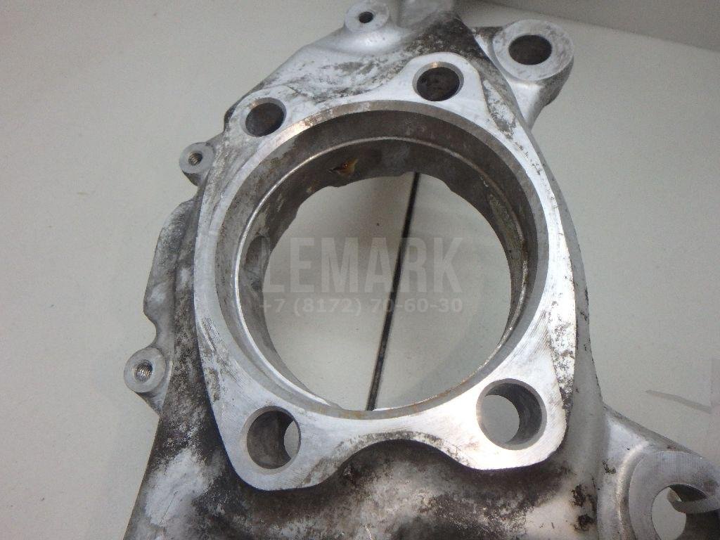 Кулак поворотный передний левый