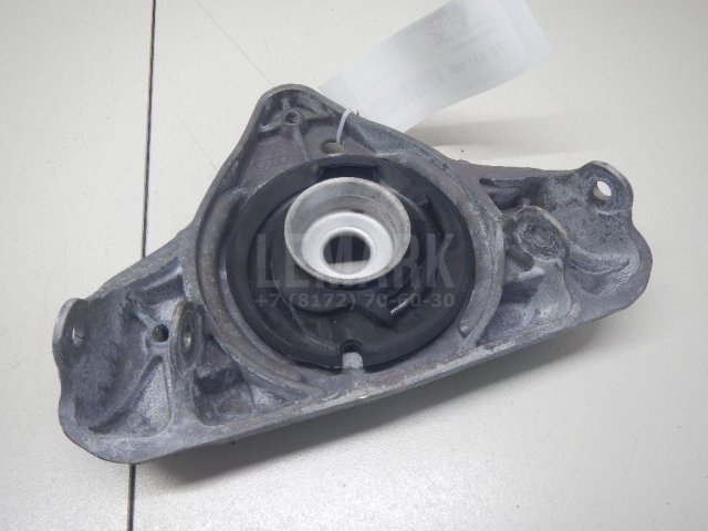 Кронштейн амортизатора