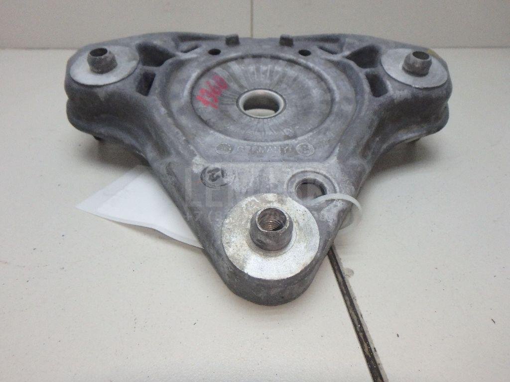 Кронштейн амортизатора