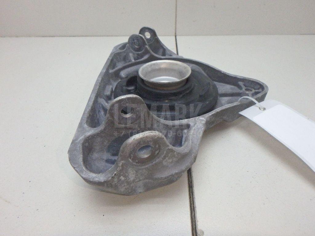 Кронштейн амортизатора