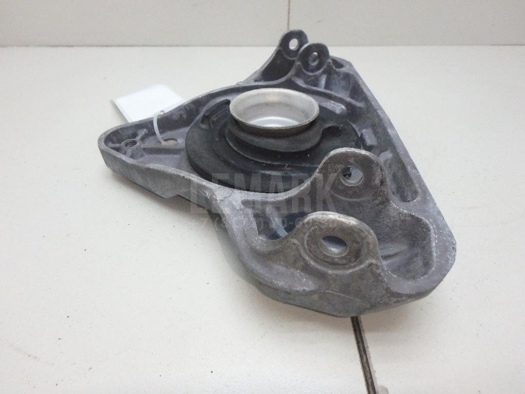 Кронштейн амортизатора