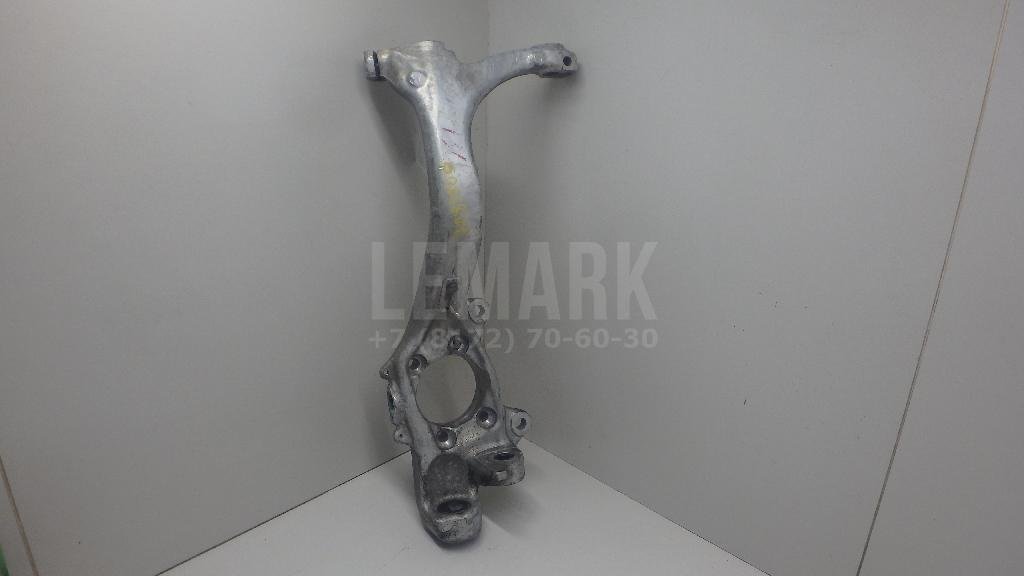 Кулак поворотный передний правый