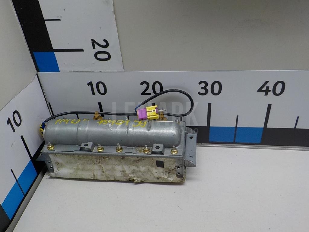 Подушка безопасности пассажирская (в торпедо)