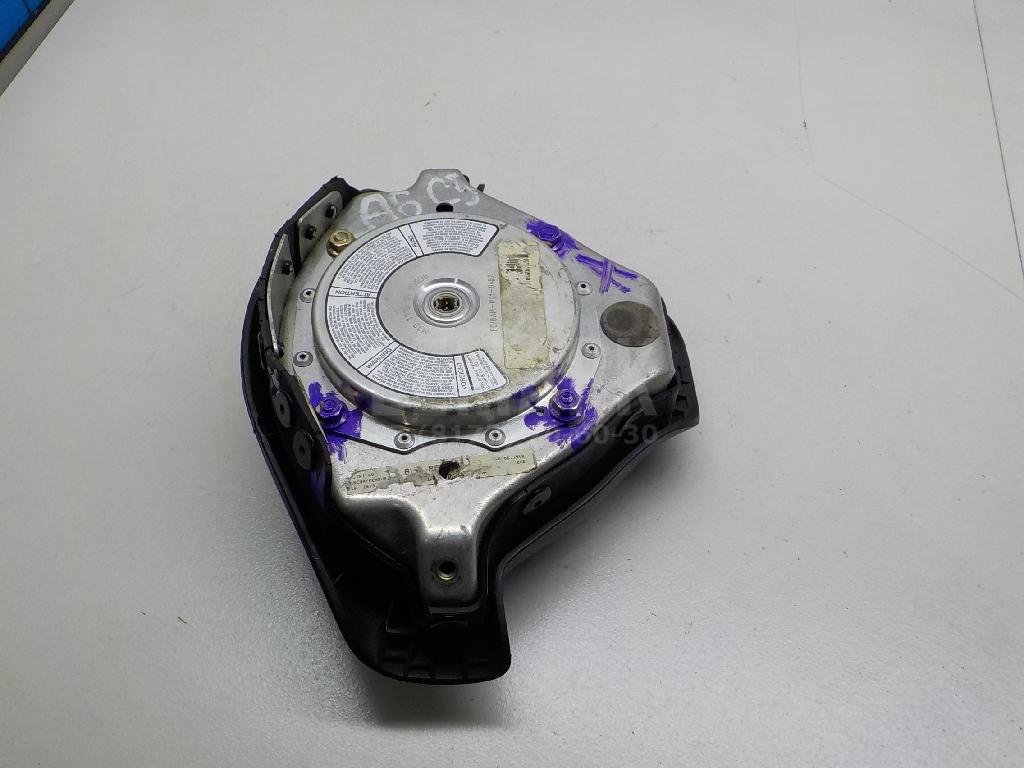 Подушка безопасности в рулевое колесо