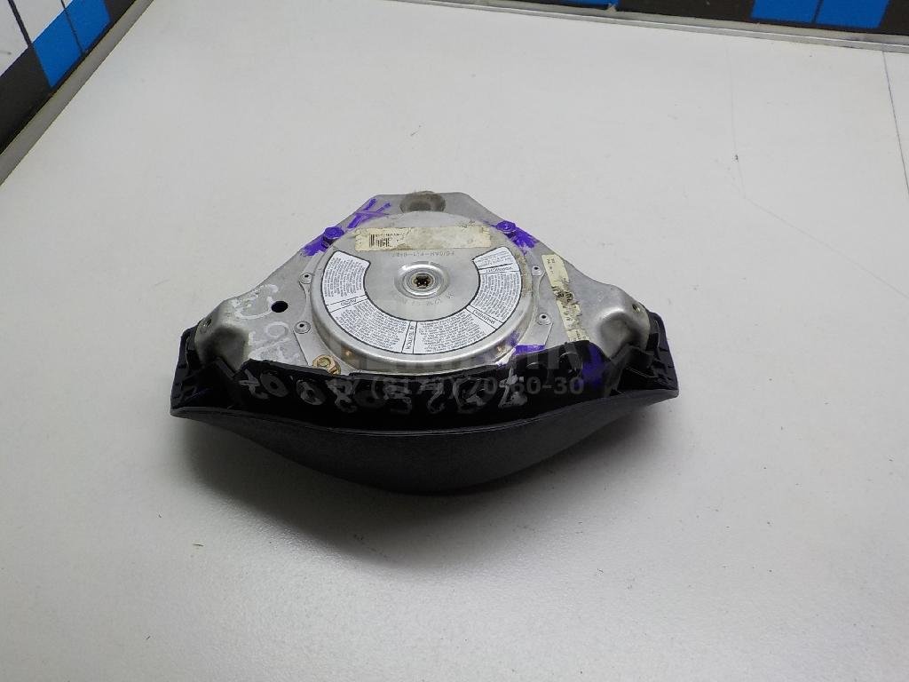 Подушка безопасности в рулевое колесо