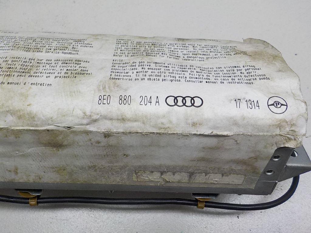 Подушка безопасности пассажирская (в торпедо)