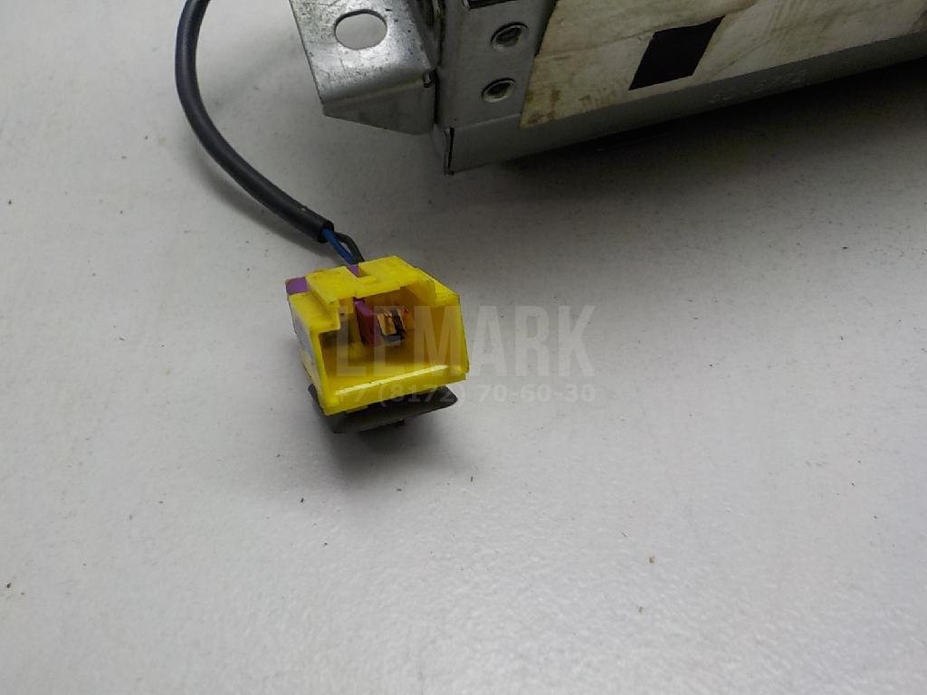 Подушка безопасности пассажирская (в торпедо)