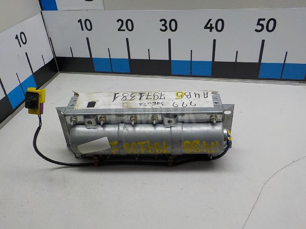 Подушка безопасности пассажирская (в торпедо)