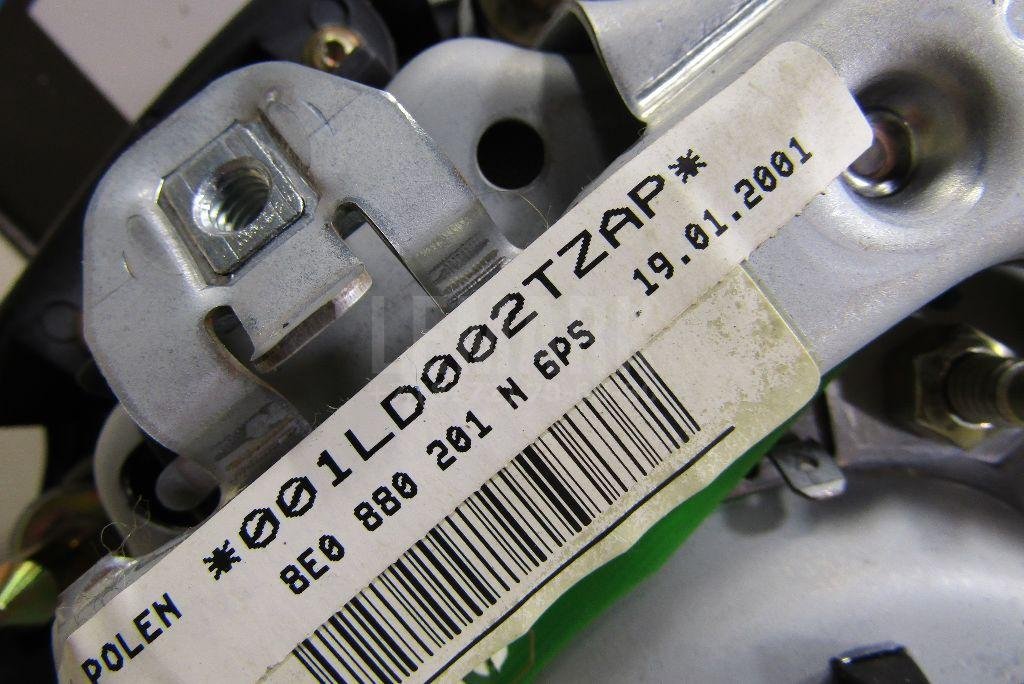 Подушка безопасности в рулевое колесо