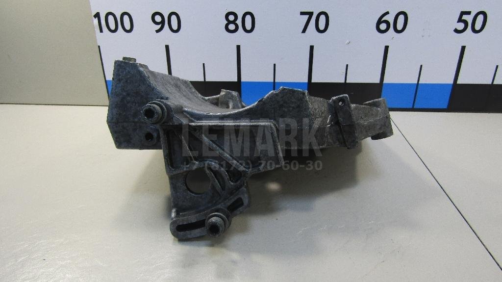 Кронштейн кондиционера для  Audi 100 [C4] 1991-1994