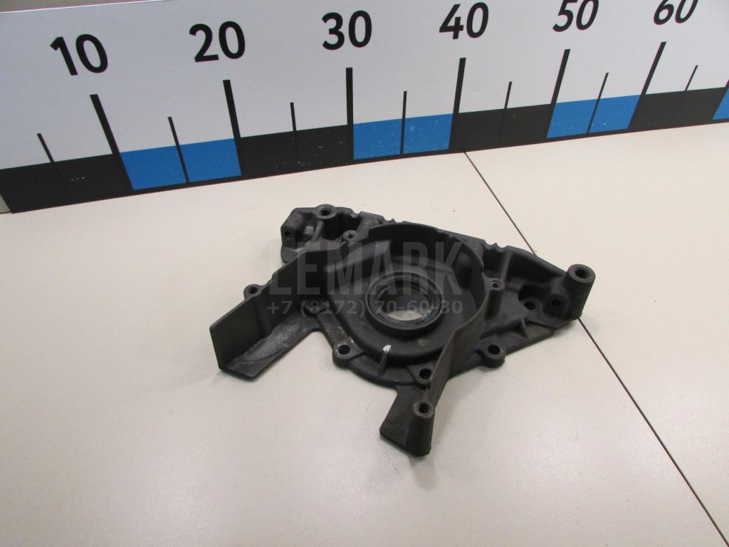 Крышка двигателя передняя