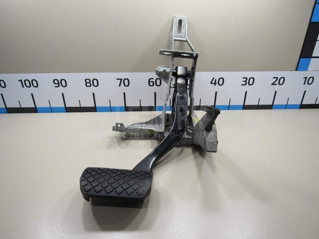 Педаль тормоза