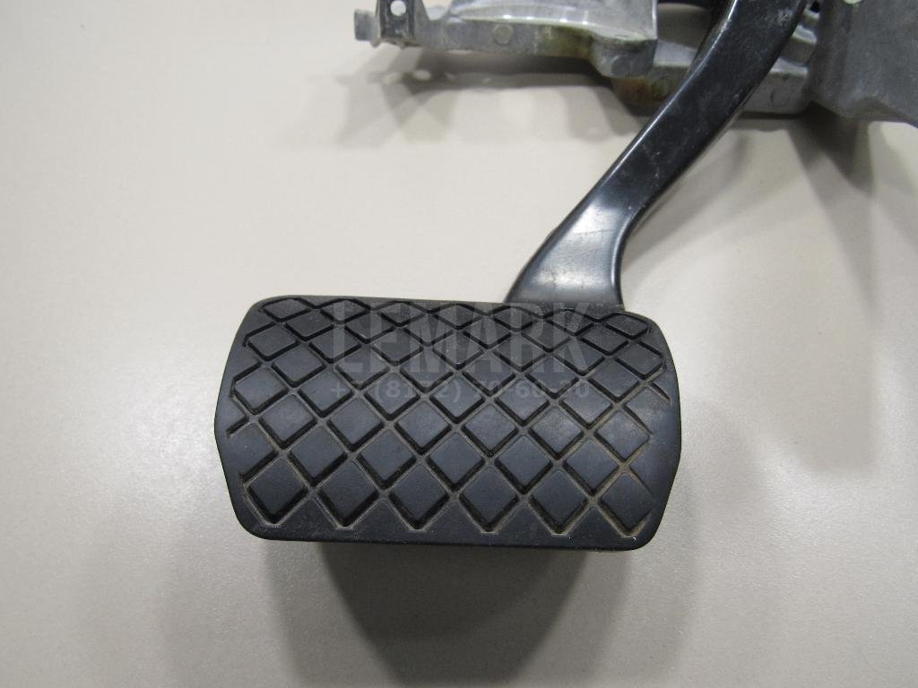 Педаль тормоза