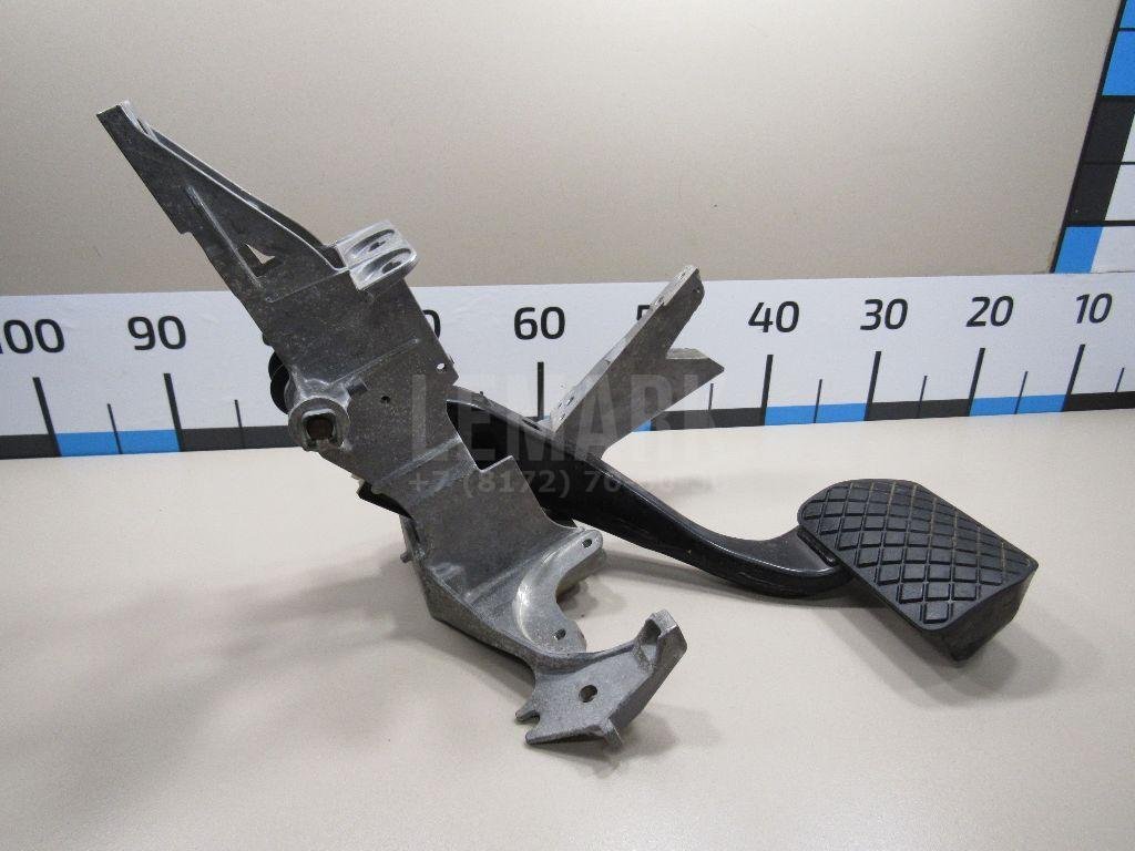 Педаль тормоза