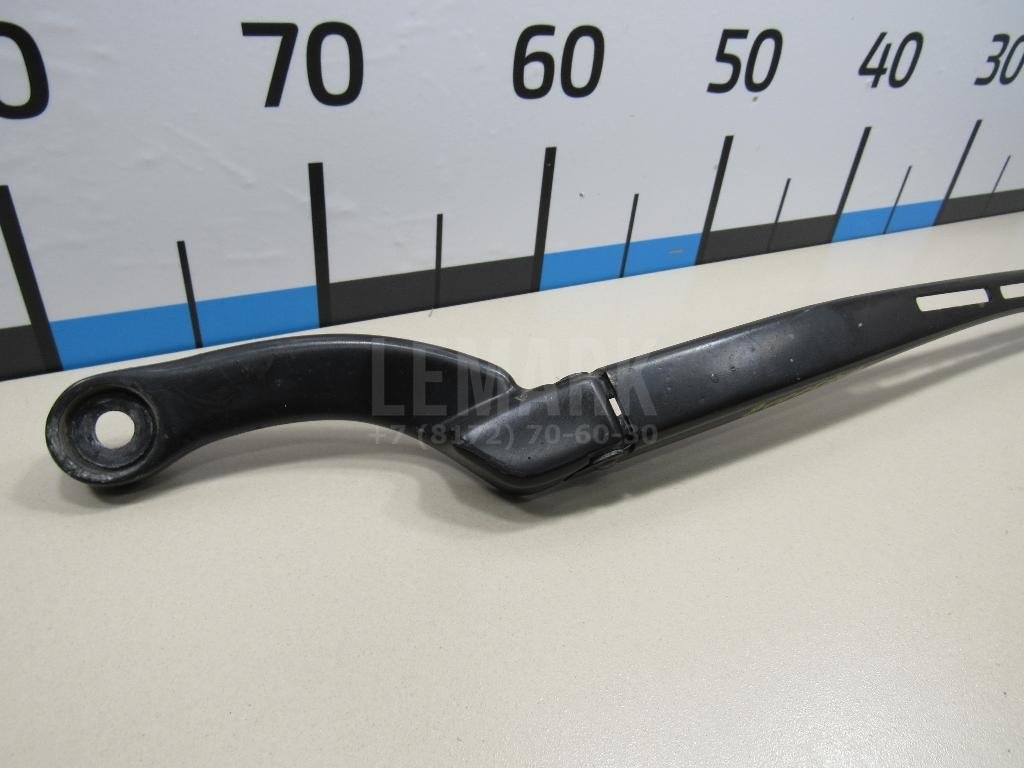 Поводок стеклоочистителя передний левый