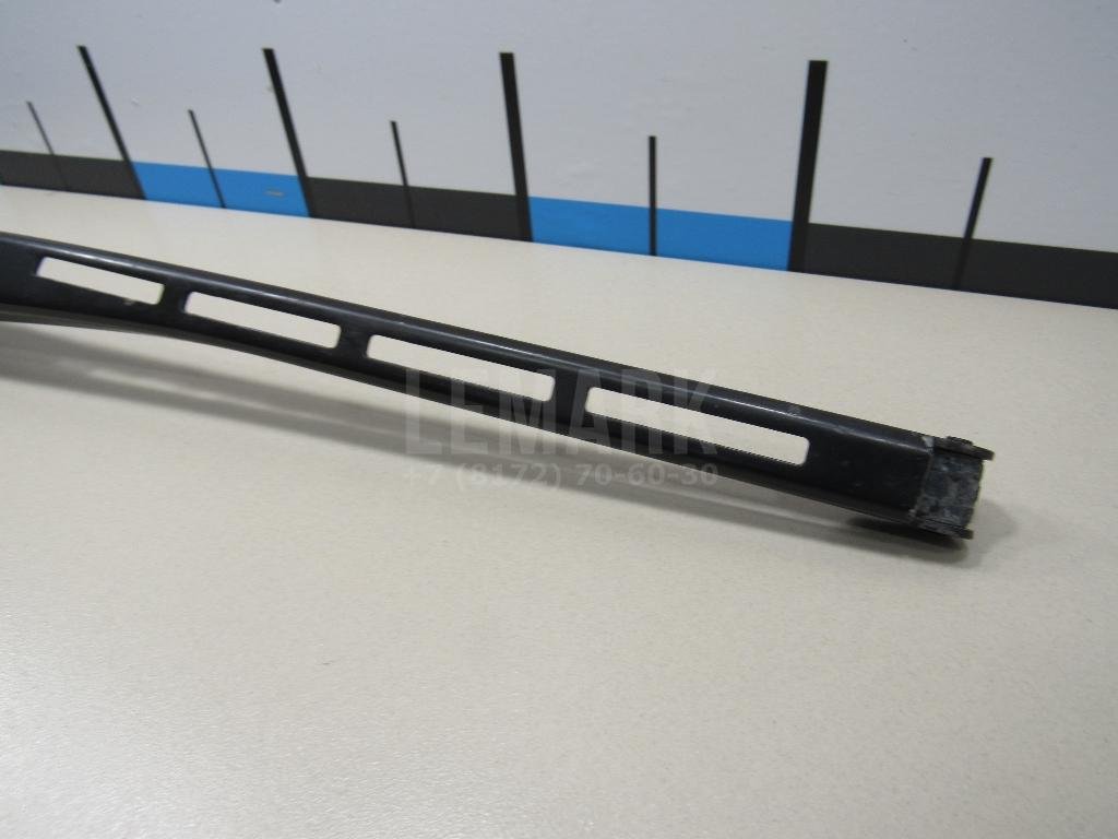 Поводок стеклоочистителя передний левый